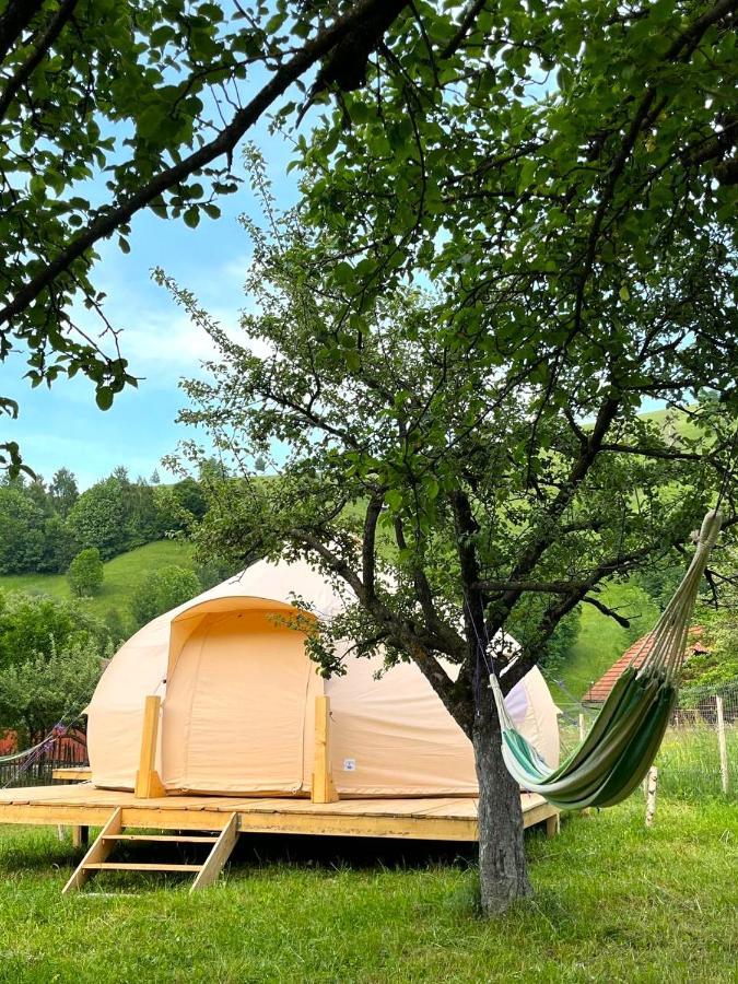 Flore'S Garden Glamping Бран Экстерьер фото