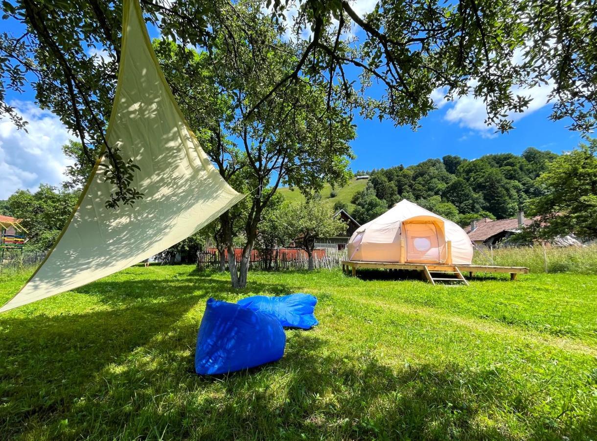 Flore'S Garden Glamping Бран Экстерьер фото